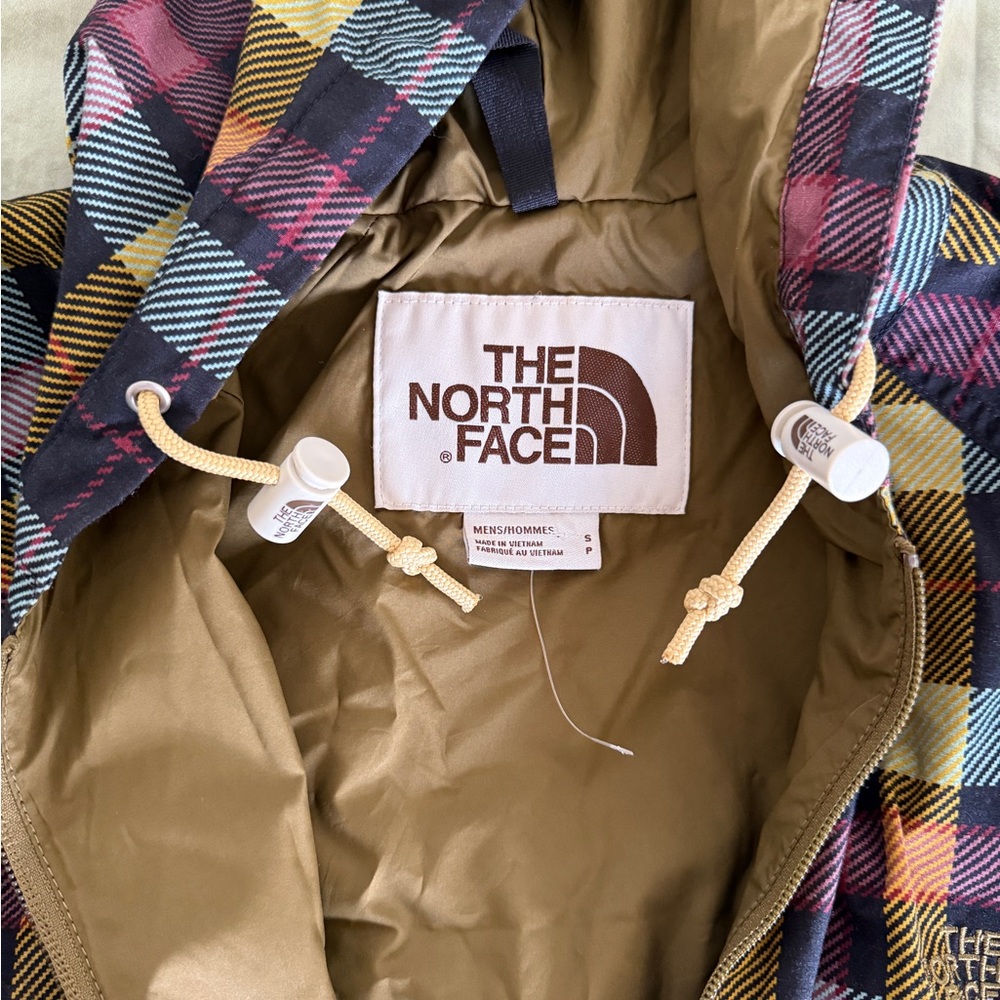 NORTH FACE WIND WALL - Picture 2 of 2